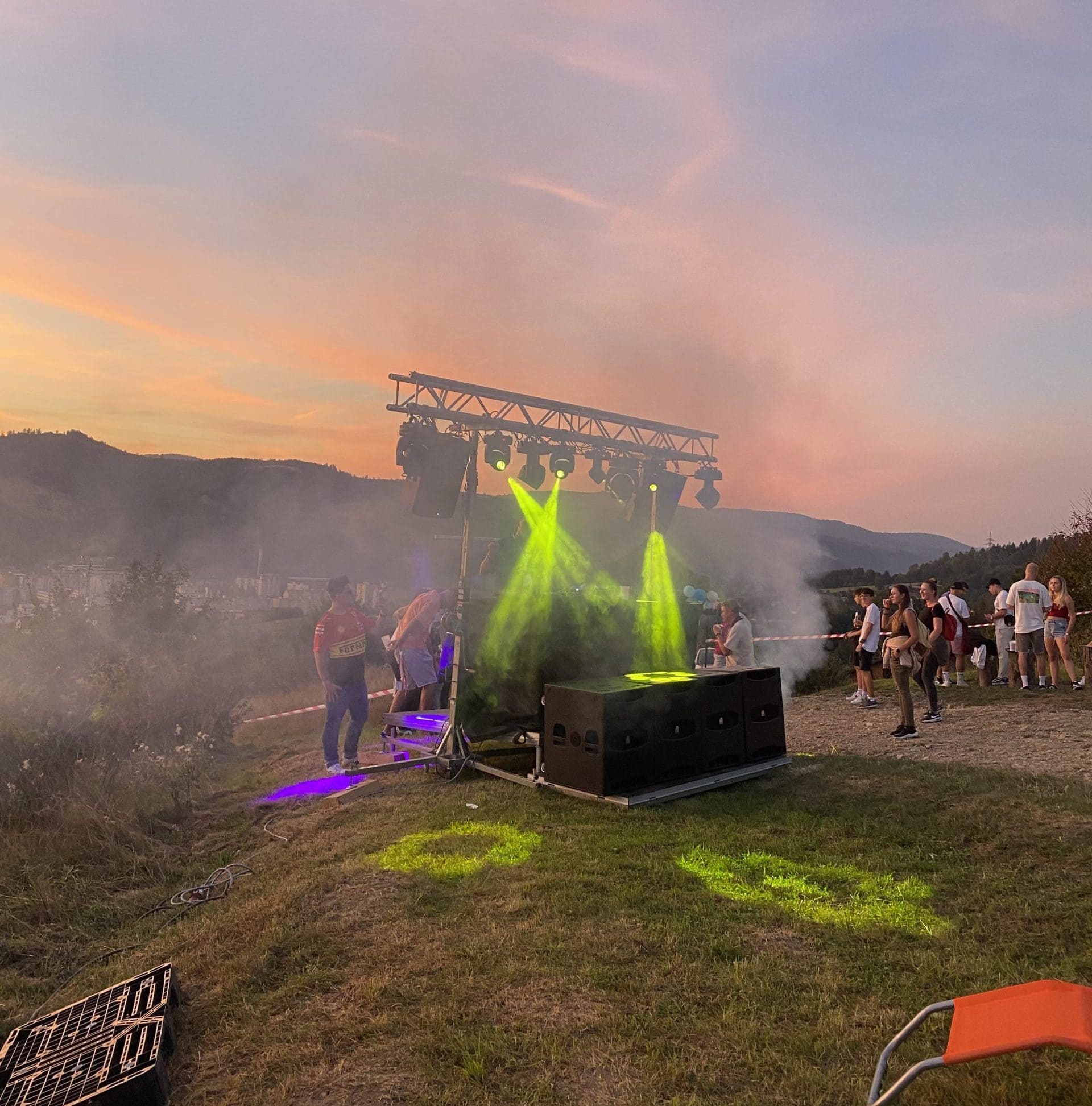 osvetlenie, ozvučenie, DJ